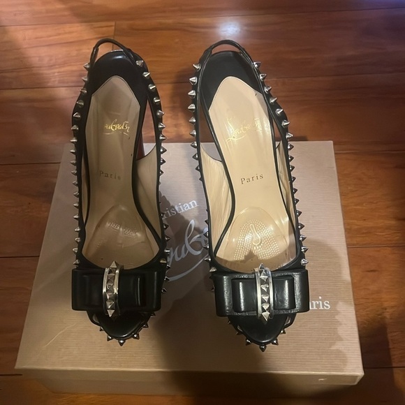 Christian Louboutin Heels with spikes, heel resold.size 41. Excellent co… - Picture 1 of 8